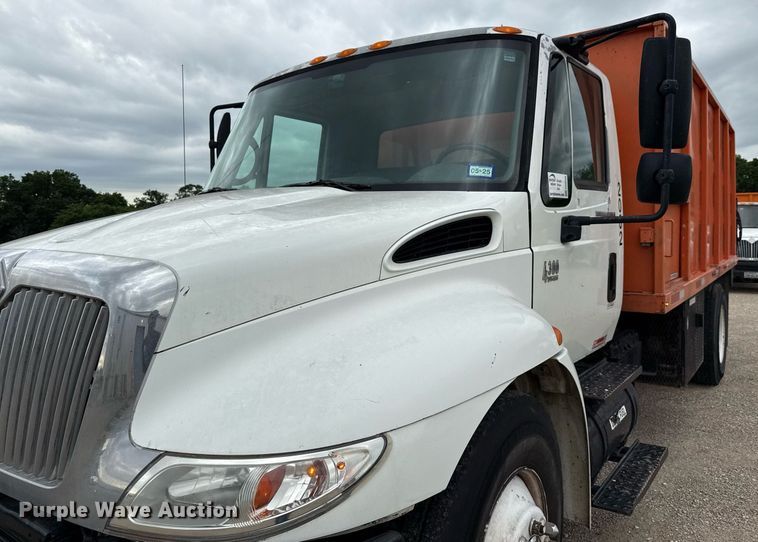 image for item ED5608 2003 International 4300 utility / service truck