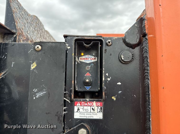 image for item ED5608 2003 International 4300 utility / service truck