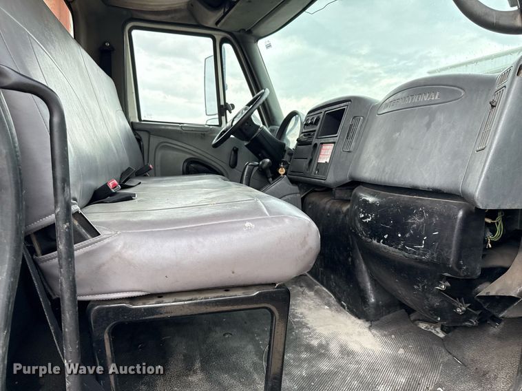 image for item ED5608 2003 International 4300 utility / service truck