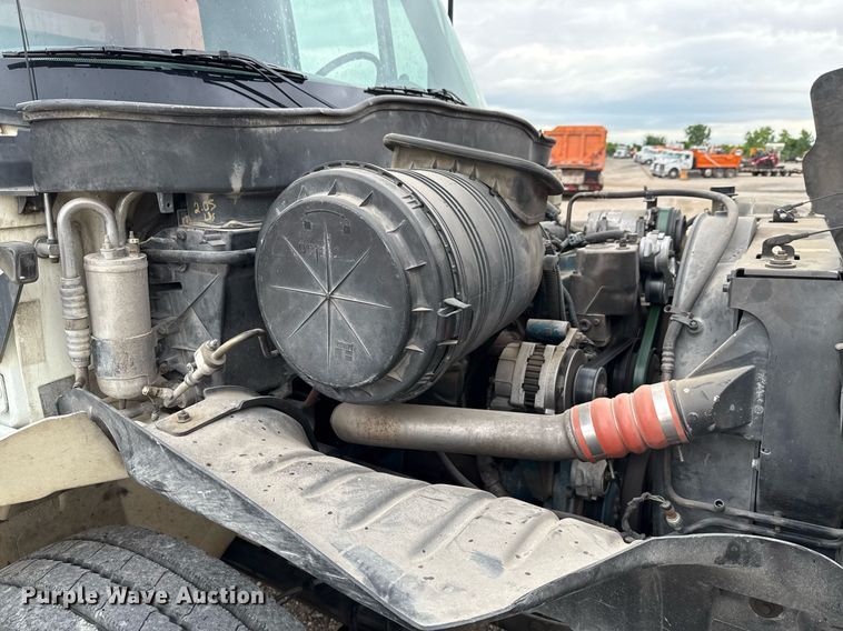 image for item ED5608 2003 International 4300 utility / service truck