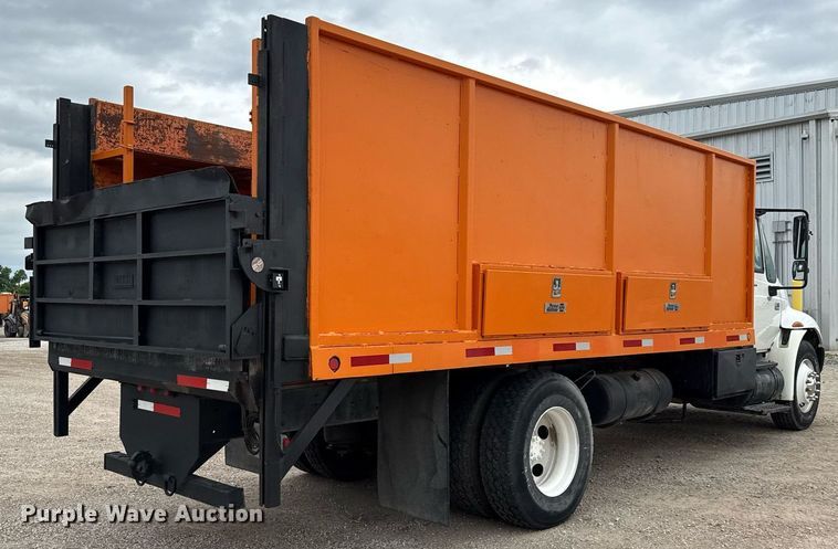 image for item ED5609 2002 International 4300 utility / service truck