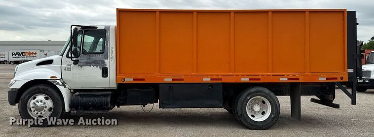 image for item ED5609 2002 International 4300 utility / service truck