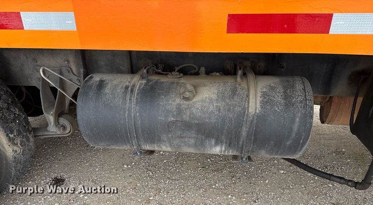 image for item ED5609 2002 International 4300 utility / service truck