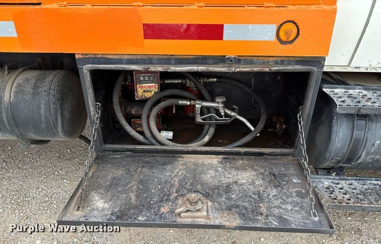 image for item ED5609 2002 International 4300 utility / service truck