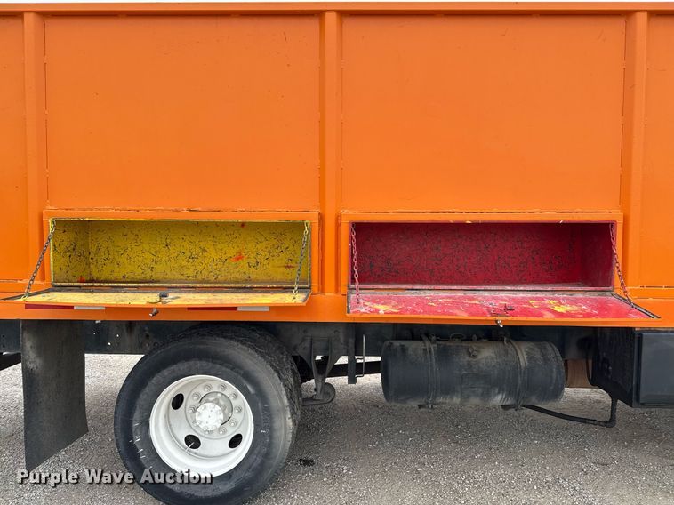 image for item ED5609 2002 International 4300 utility / service truck