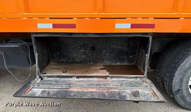 image for item ED5609 2002 International 4300 utility / service truck