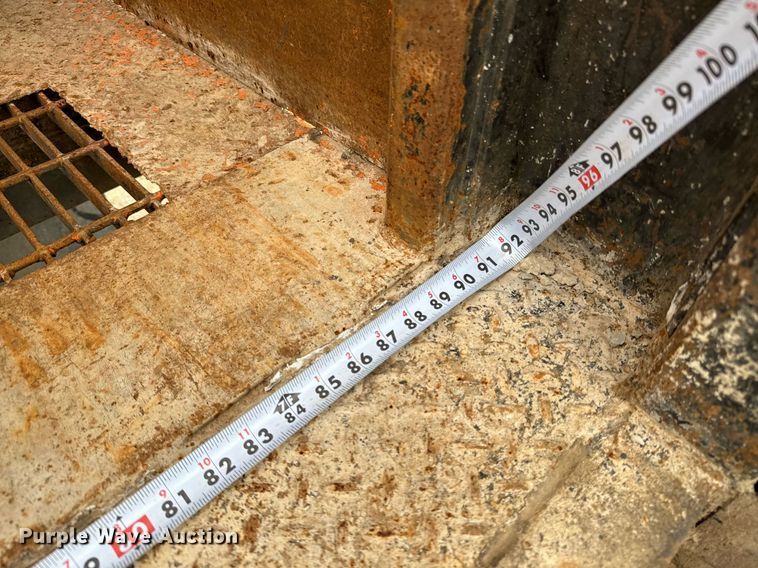 image for item ED5609 2002 International 4300 utility / service truck