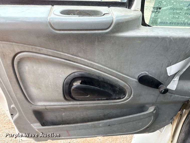 image for item ED5609 2002 International 4300 utility / service truck