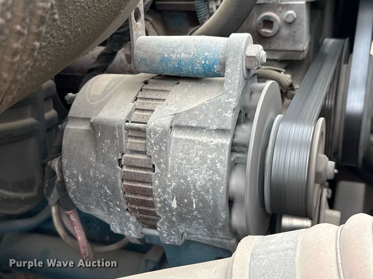 image for item ED5609 2002 International 4300 utility / service truck