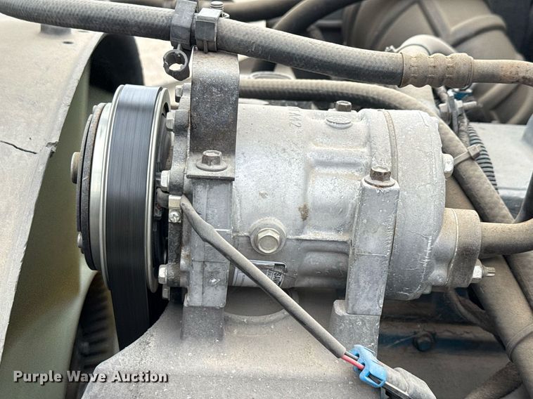 image for item ED5609 2002 International 4300 utility / service truck