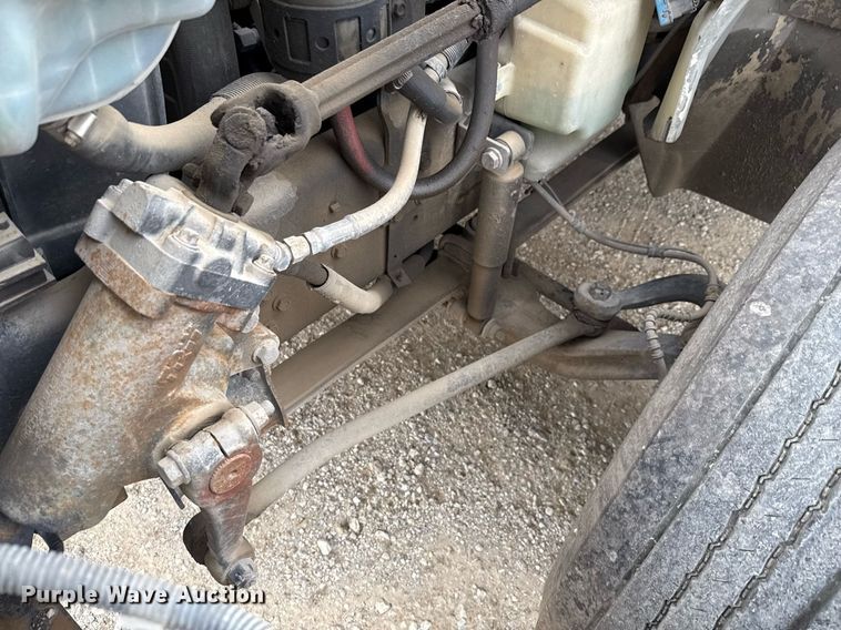 image for item ED5609 2002 International 4300 utility / service truck