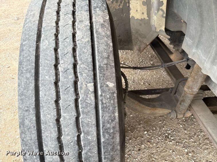 image for item ED5609 2002 International 4300 utility / service truck