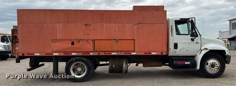 image for item ED5612 2002 International 4300 utility / service truck