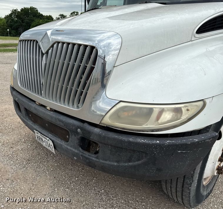 image for item ED5612 2002 International 4300 utility / service truck