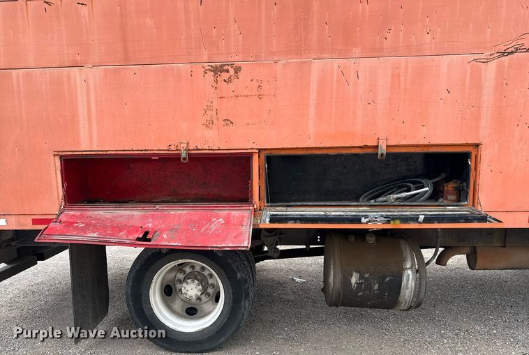 image for item ED5612 2002 International 4300 utility / service truck