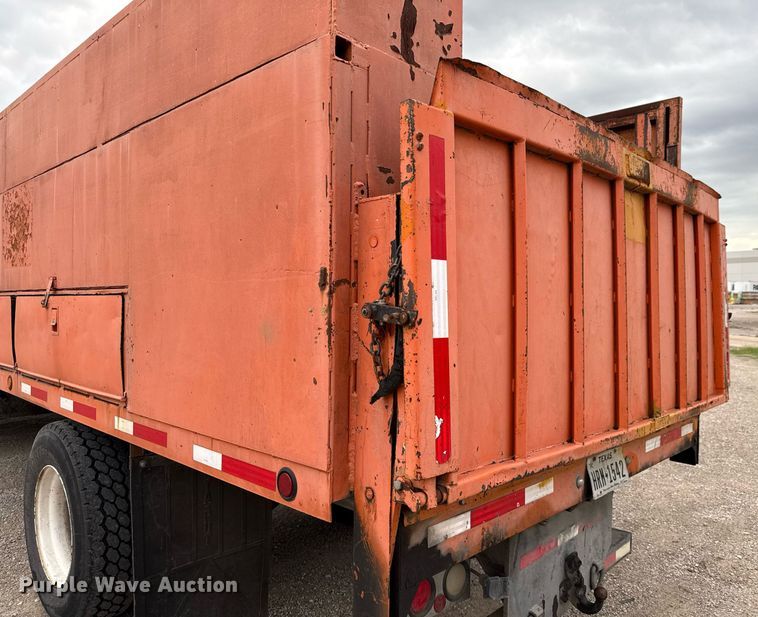 image for item ED5612 2002 International 4300 utility / service truck