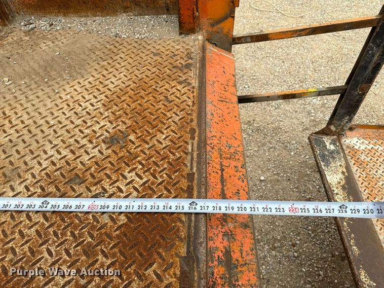 image for item ED5612 2002 International 4300 utility / service truck