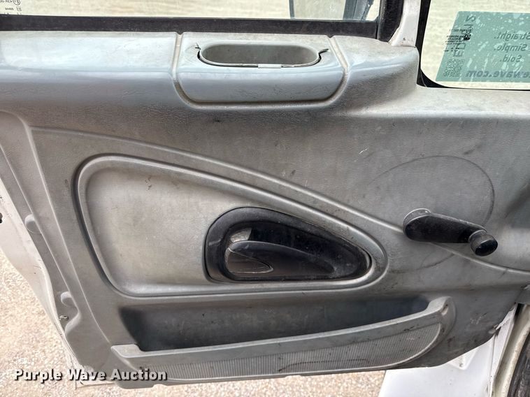 image for item ED5612 2002 International 4300 utility / service truck