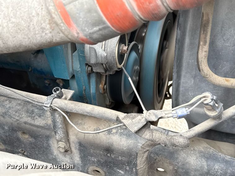 image for item ED5612 2002 International 4300 utility / service truck