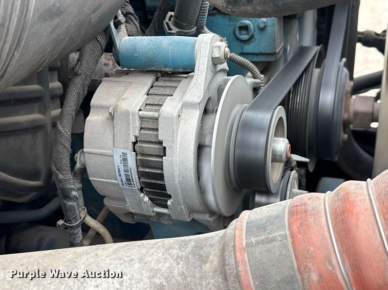 image for item ED5612 2002 International 4300 utility / service truck