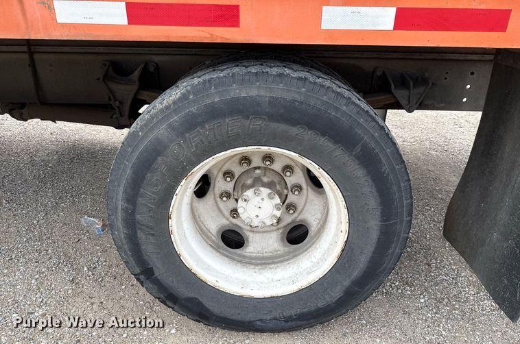 image for item ED5612 2002 International 4300 utility / service truck