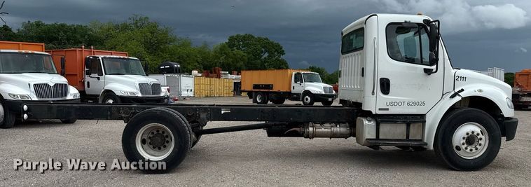 image for item ED5615 2008 Freightliner M2 truck cab and chassis