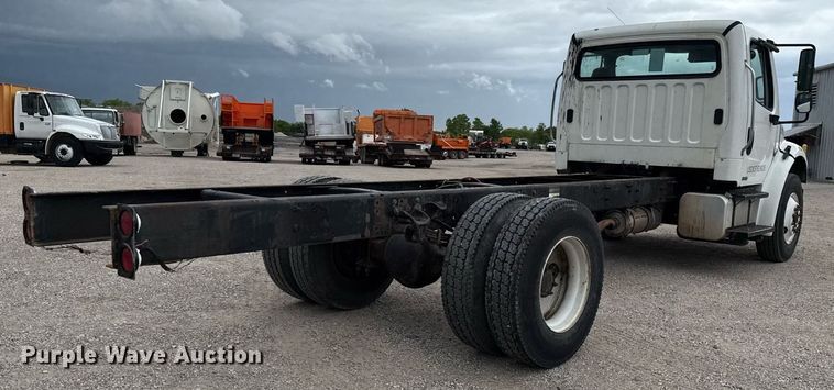 image for item ED5615 2008 Freightliner M2 truck cab and chassis