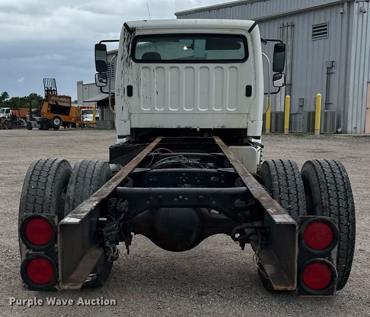 image for item ED5615 2008 Freightliner M2 truck cab and chassis