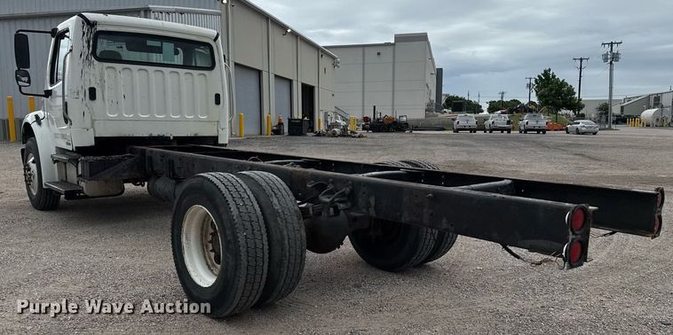 image for item ED5615 2008 Freightliner M2 truck cab and chassis