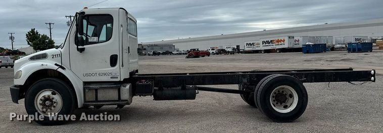 image for item ED5615 2008 Freightliner M2 truck cab and chassis