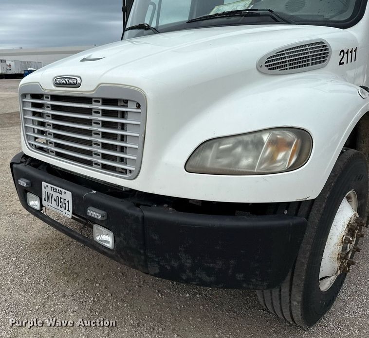 image for item ED5615 2008 Freightliner M2 truck cab and chassis