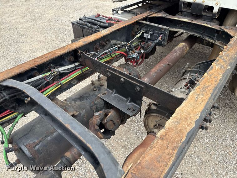 image for item ED5615 2008 Freightliner M2 truck cab and chassis