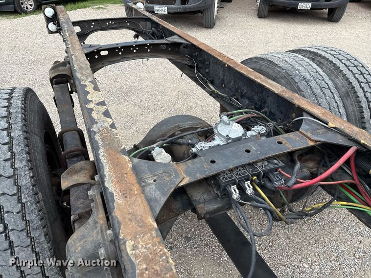 image for item ED5615 2008 Freightliner M2 truck cab and chassis