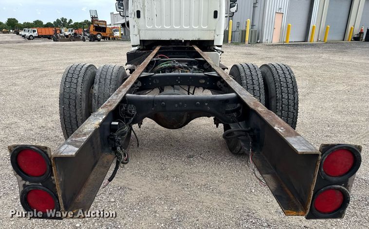 image for item ED5615 2008 Freightliner M2 truck cab and chassis