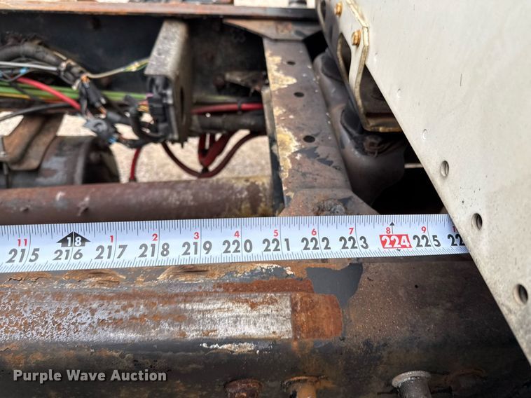 image for item ED5615 2008 Freightliner M2 truck cab and chassis