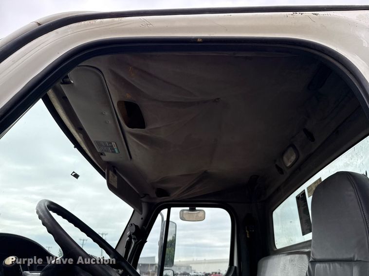 image for item ED5615 2008 Freightliner M2 truck cab and chassis