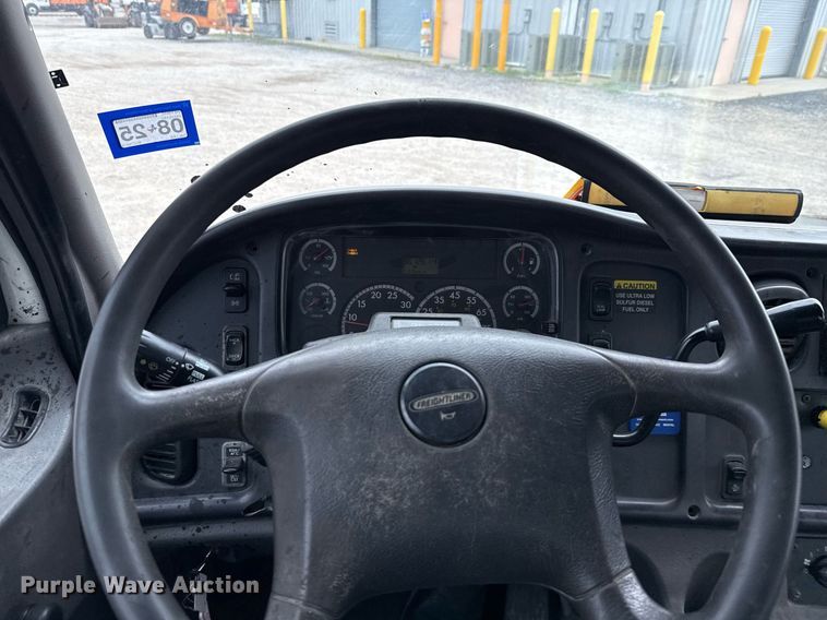 image for item ED5615 2008 Freightliner M2 truck cab and chassis