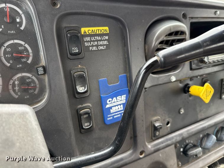 image for item ED5615 2008 Freightliner M2 truck cab and chassis