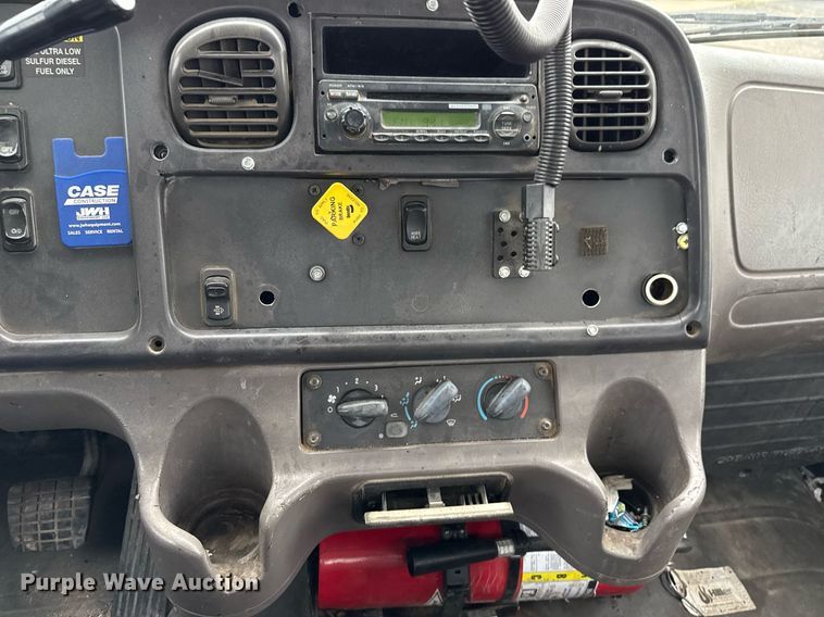 image for item ED5615 2008 Freightliner M2 truck cab and chassis