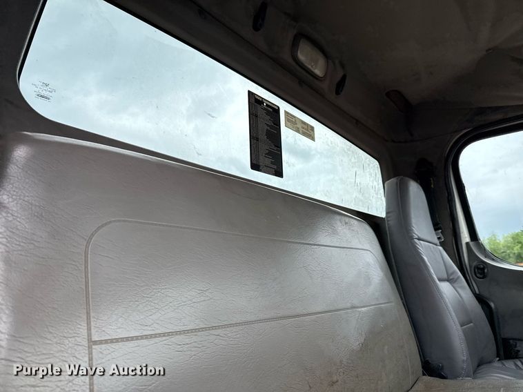 image for item ED5615 2008 Freightliner M2 truck cab and chassis