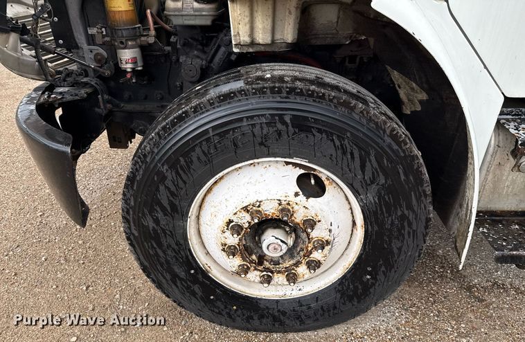 image for item ED5615 2008 Freightliner M2 truck cab and chassis