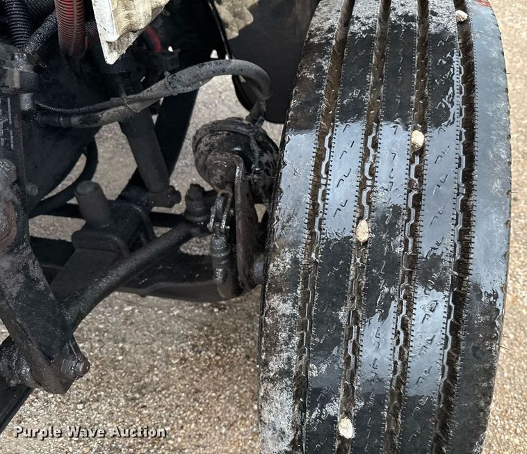 image for item ED5615 2008 Freightliner M2 truck cab and chassis