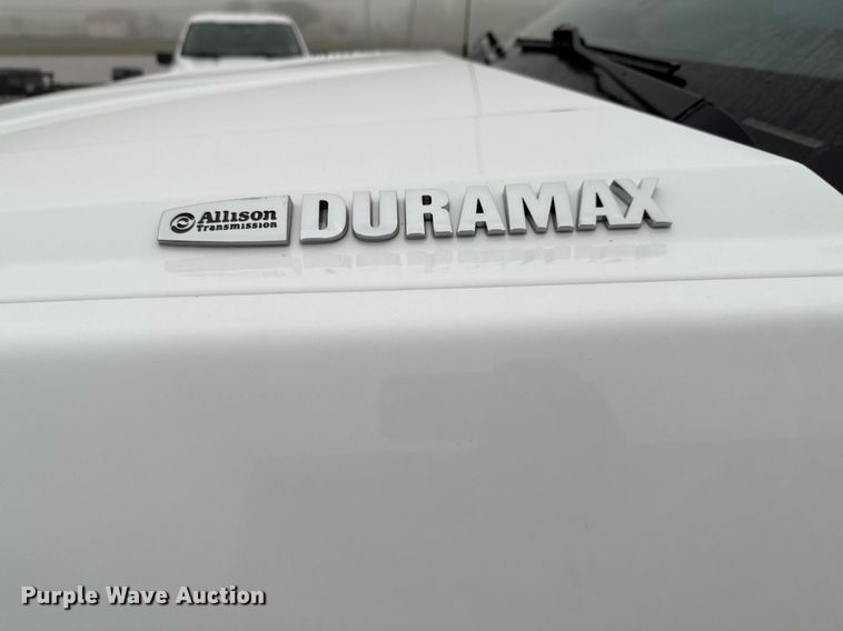 image for item ED5620 2019 Chevrolet Silverado 5500HD Crew Cab utility / service truck