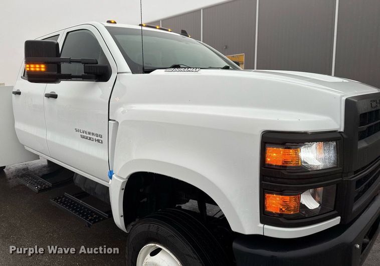 image for item ED5620 2019 Chevrolet Silverado 5500HD Crew Cab utility / service truck
