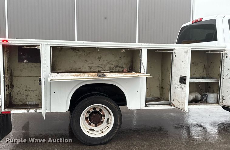 image for item ED5620 2019 Chevrolet Silverado 5500HD Crew Cab utility / service truck