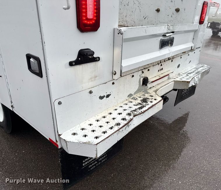 image for item ED5620 2019 Chevrolet Silverado 5500HD Crew Cab utility / service truck