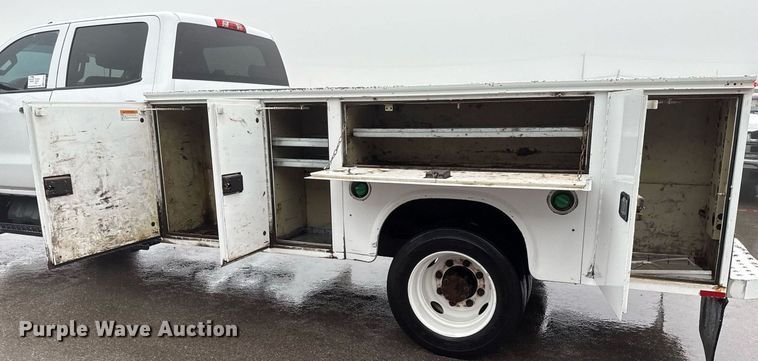 image for item ED5620 2019 Chevrolet Silverado 5500HD Crew Cab utility / service truck