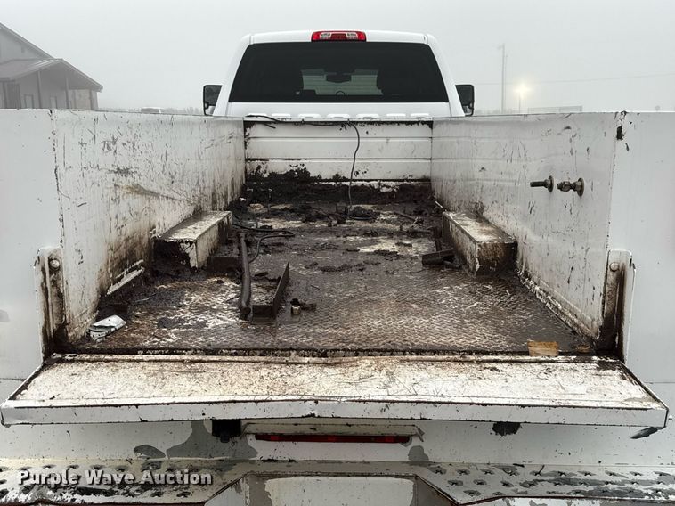 image for item ED5620 2019 Chevrolet Silverado 5500HD Crew Cab utility / service truck