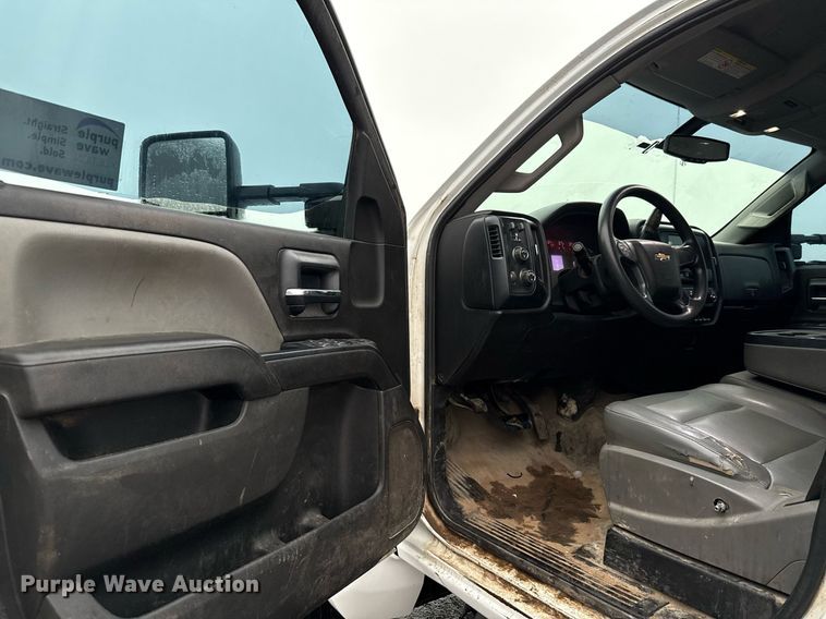 image for item ED5620 2019 Chevrolet Silverado 5500HD Crew Cab utility / service truck
