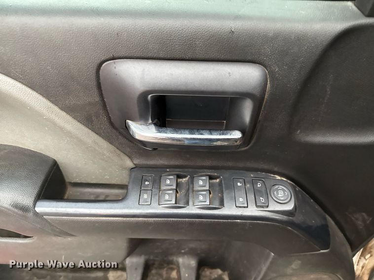 image for item ED5620 2019 Chevrolet Silverado 5500HD Crew Cab utility / service truck